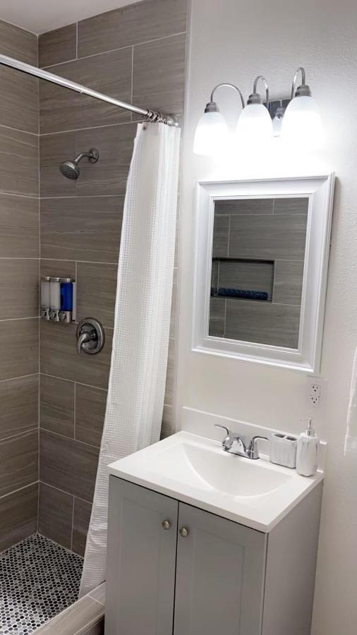 Guest House , 5 Min Away From Las Airport. Λας Βέγκας Εξωτερικό φωτογραφία